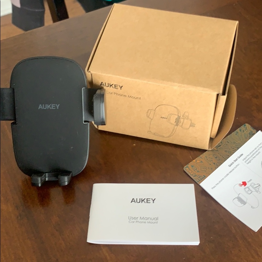 Aukey phone car vent mount